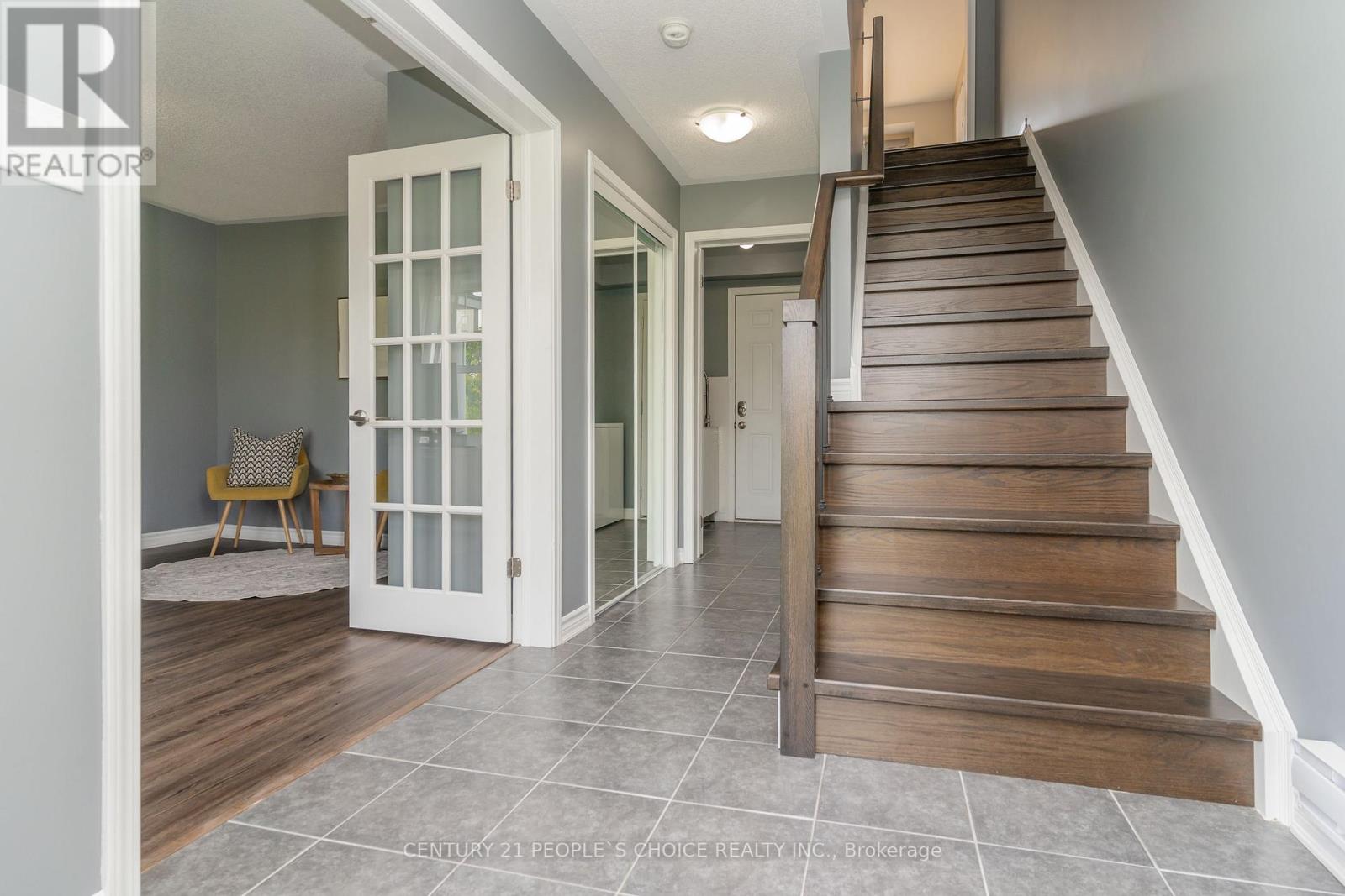 14 Toledo Lane, Brampton (Northwest Brampton), Ontario  L7A 4H5 - Photo 4 - W12198282