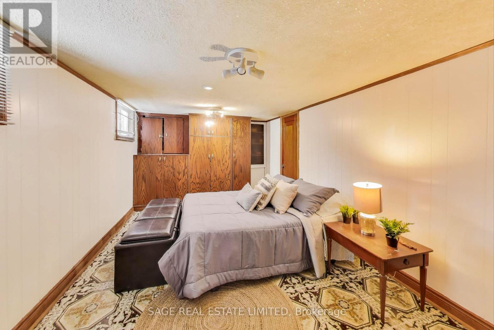 124 Branstone Road, Toronto (Caledonia-Fairbank), Ontario  M6E 4E5 - Photo 27 - W12198294
