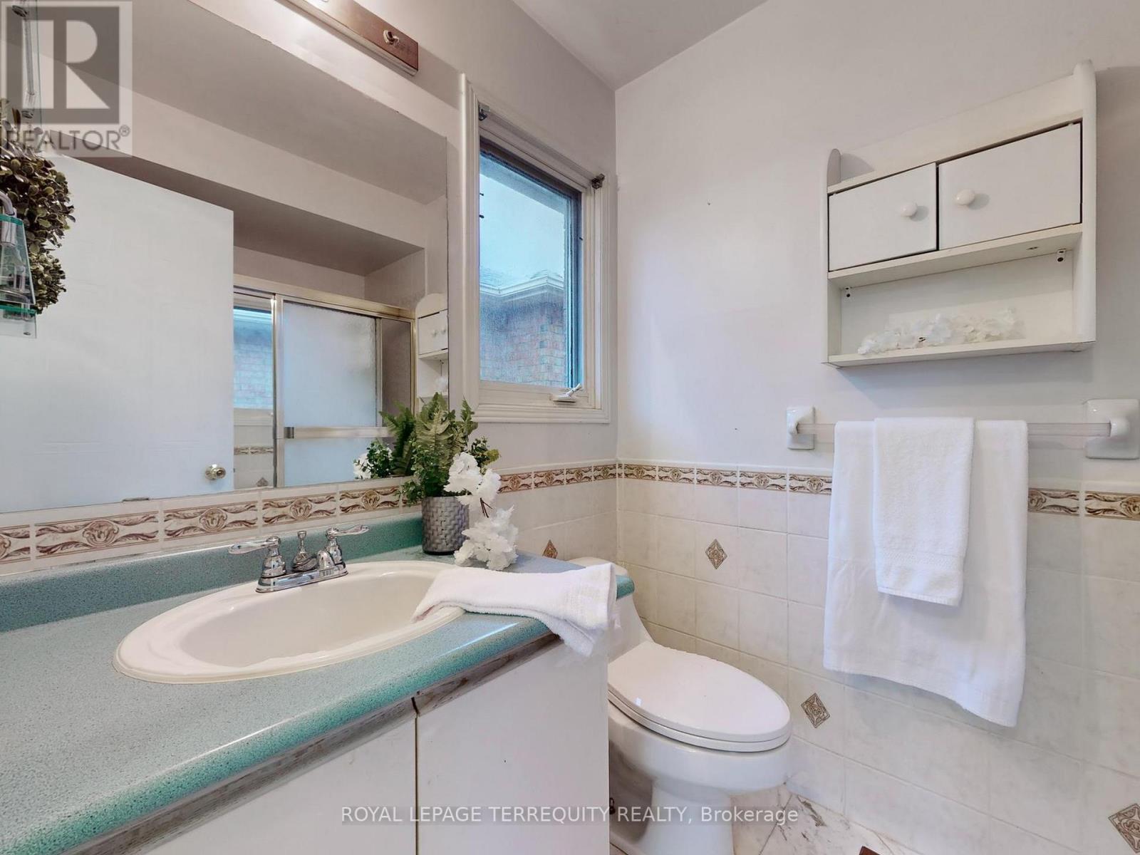 828 Cardington Street, Mississauga, Ontario  L5V 1Z6 - Photo 25 - W12198312