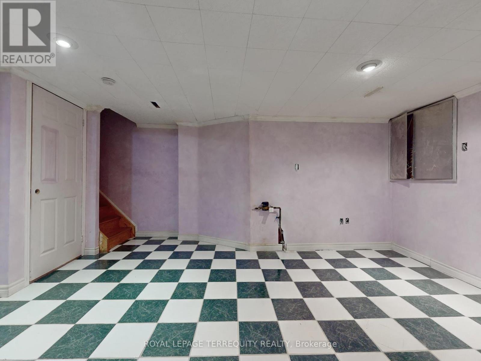 828 Cardington Street, Mississauga, Ontario  L5V 1Z6 - Photo 34 - W12198312