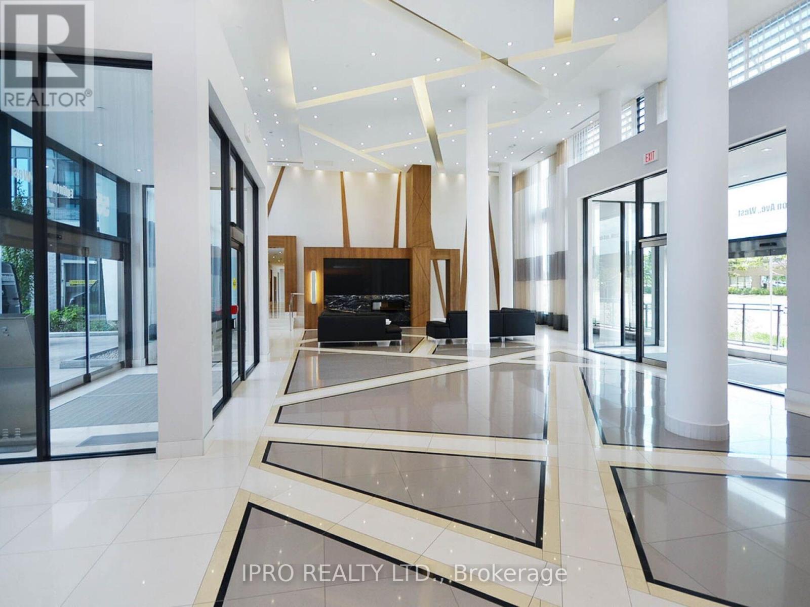 404 - 75 Eglinton Avenue W, Mississauga (Hurontario), Ontario  L5R 0E5 - Photo 9 - W12198318