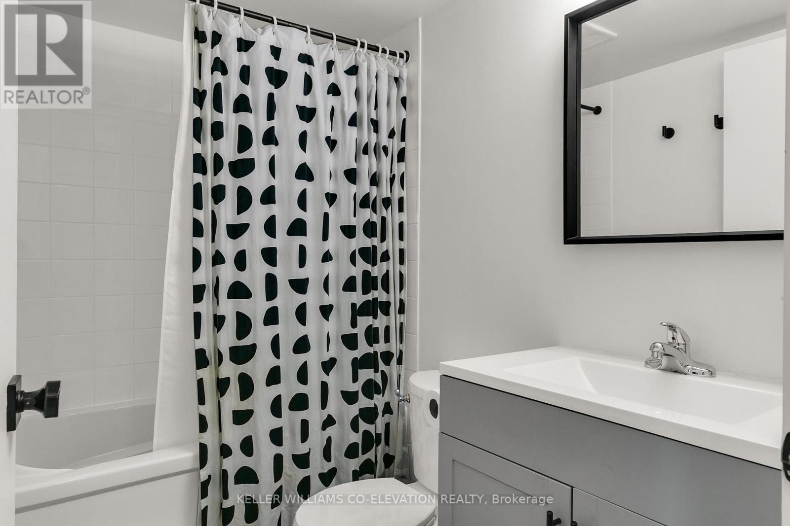 Ll02 - 816 Lansdowne Avenue, Toronto, Ontario  M6H 4K6 - Photo 18 - W12198321