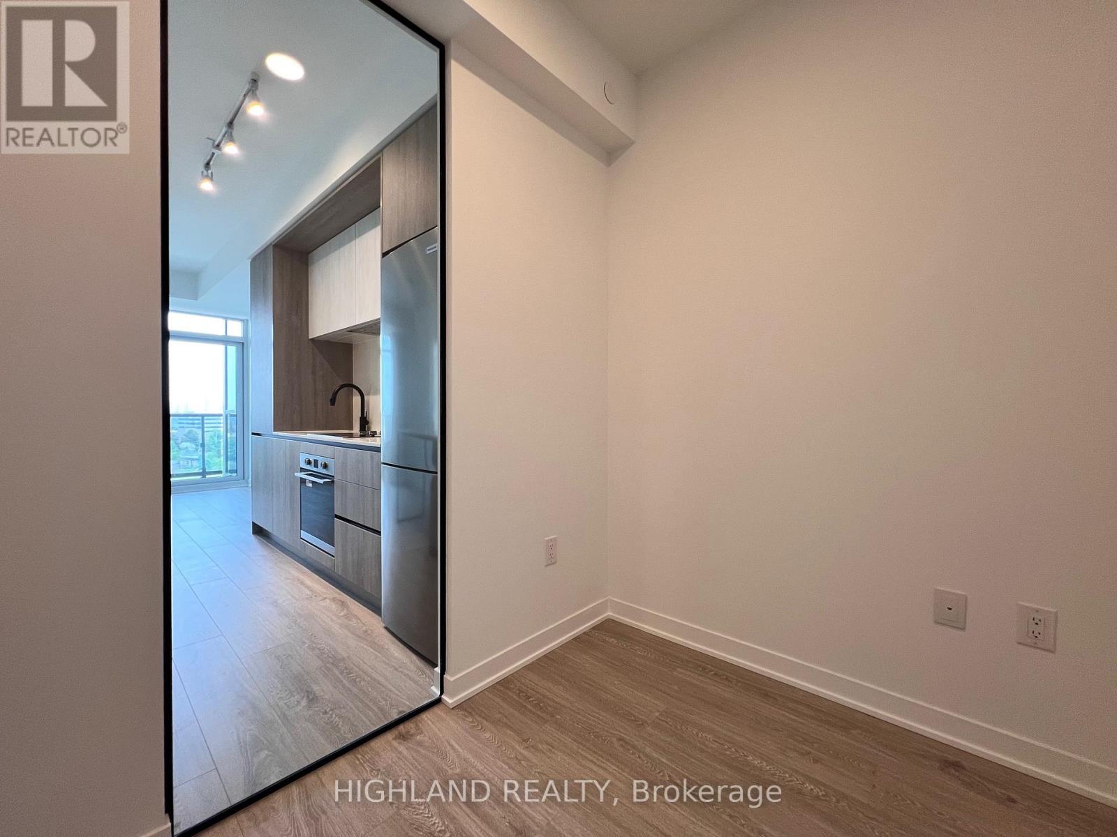 503 - 2495 Eglinton Avenue W, Mississauga, Ontario  L5M 2T1 - Photo 6 - W12198393
