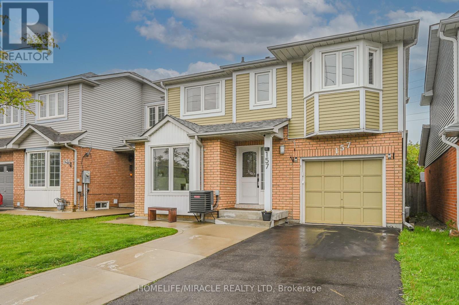 157 Millstone Drive, Brampton, Ontario  L6Y 4P9 - Photo 2 - W12198399