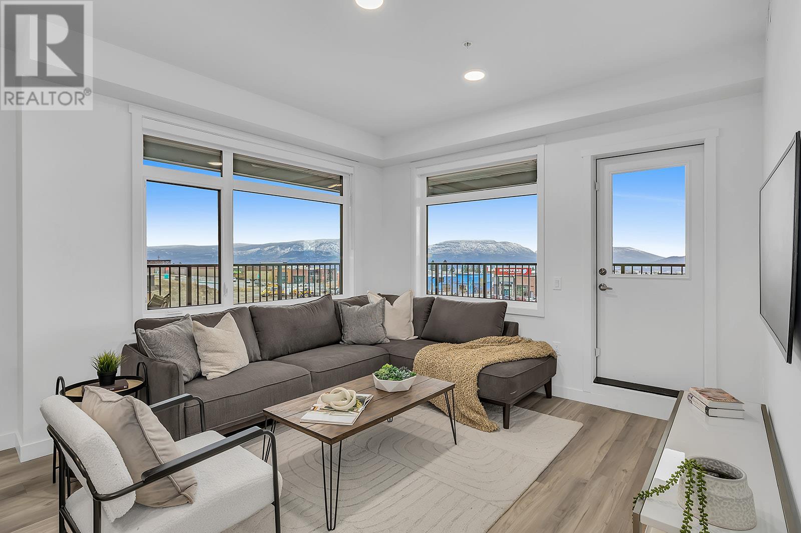 1057 Frost Road Unit# 201, Kelowna, British Columbia