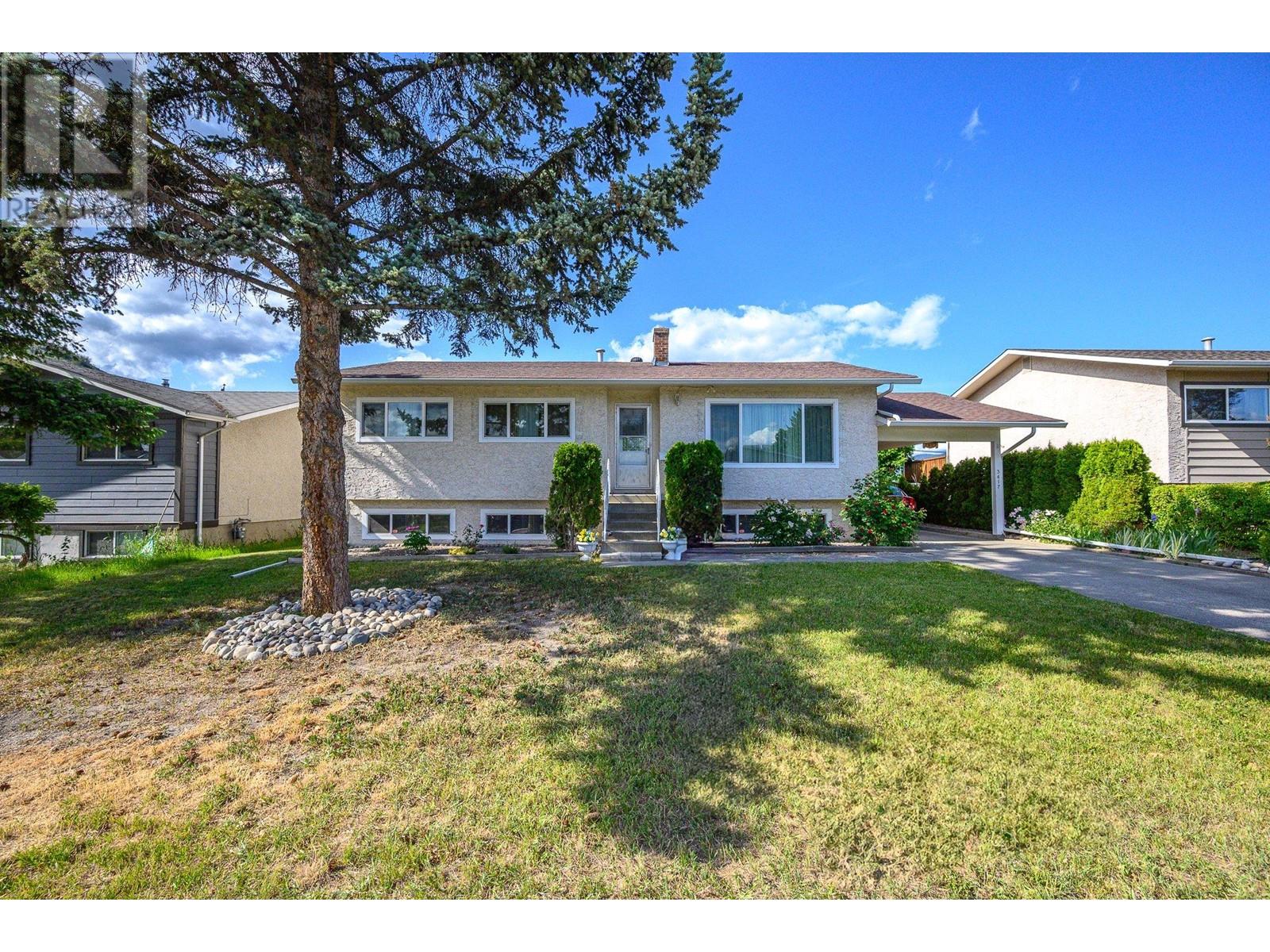 Property at 3417 42 Avenue image 4