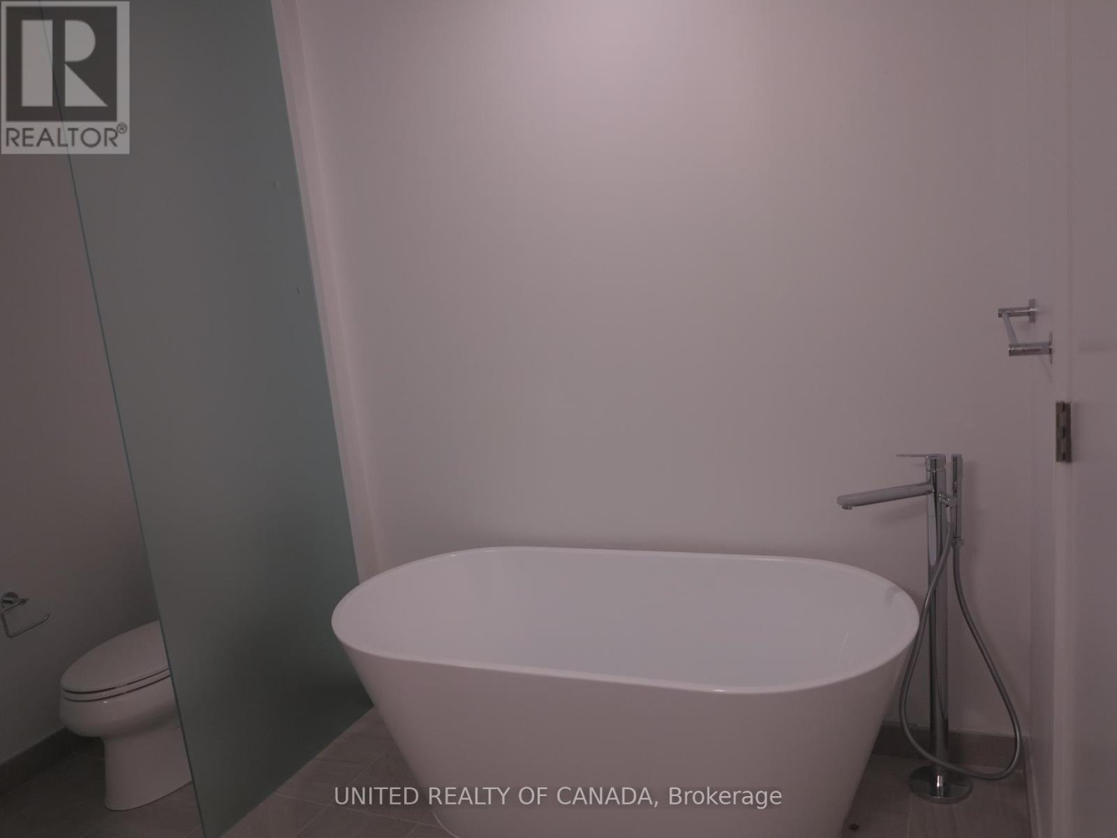 1903 - 33 Fredrick Todd Way, Toronto, Ontario  M4G 0C9 - Photo 18 - C12198458