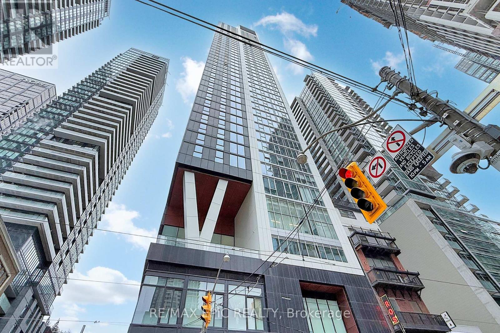 2906 - 357 King Street W, Toronto, Ontario  M5V 0S7 - Photo 1 - C12198473