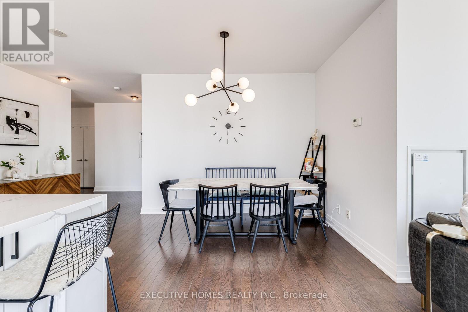 2912 - 80 John Street, Toronto, Ontario  M5V 3X4 - Photo 8 - C12198501