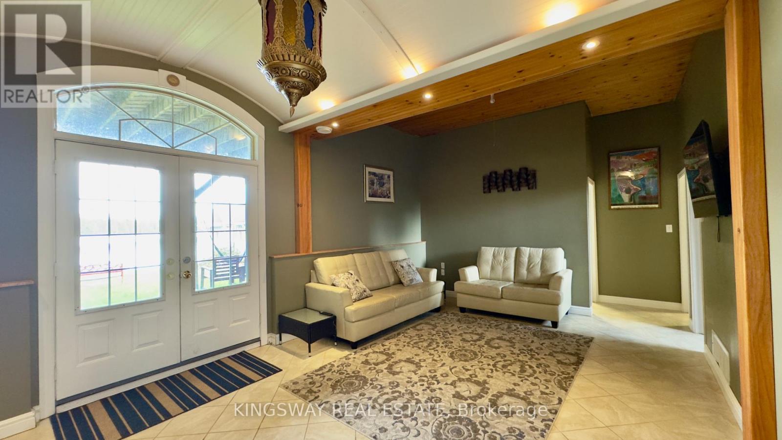 18 Mitchellview Road, Kawartha Lakes (Carden), Ontario  K0M 2B0 - Photo 17 - X12198191