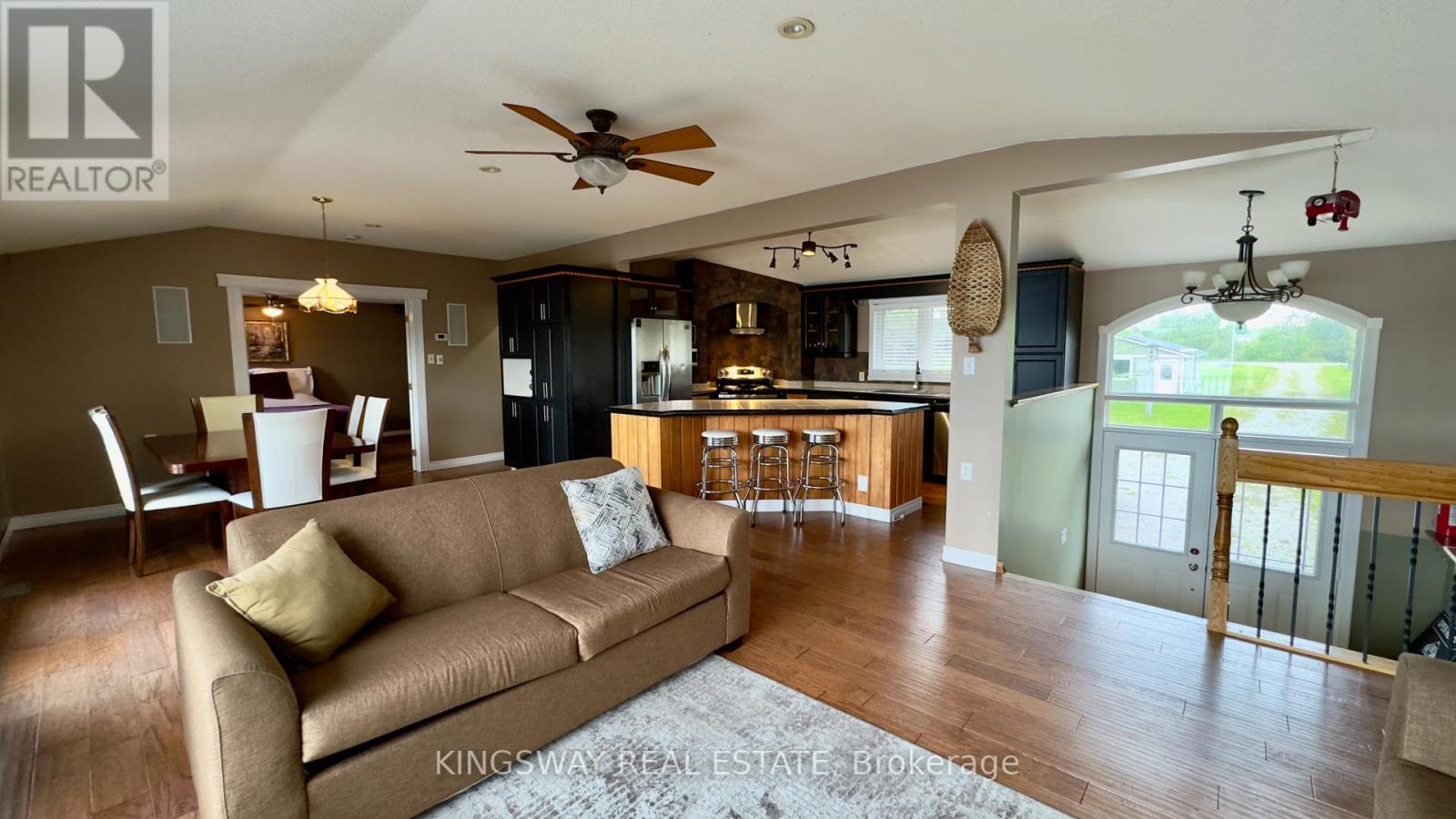 18 Mitchellview Road, Kawartha Lakes, Ontario  K0M 2B0 - Photo 8 - X12198191
