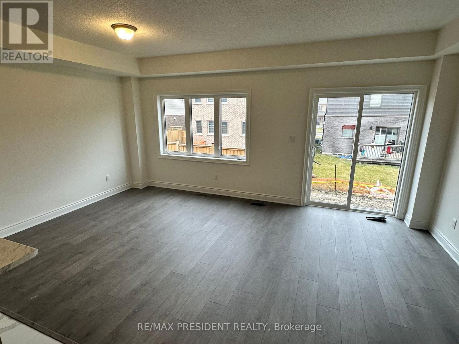 25 Sapphire Way, Thorold, Ontario  L2V 0L4 - Photo 12 - X12198287
