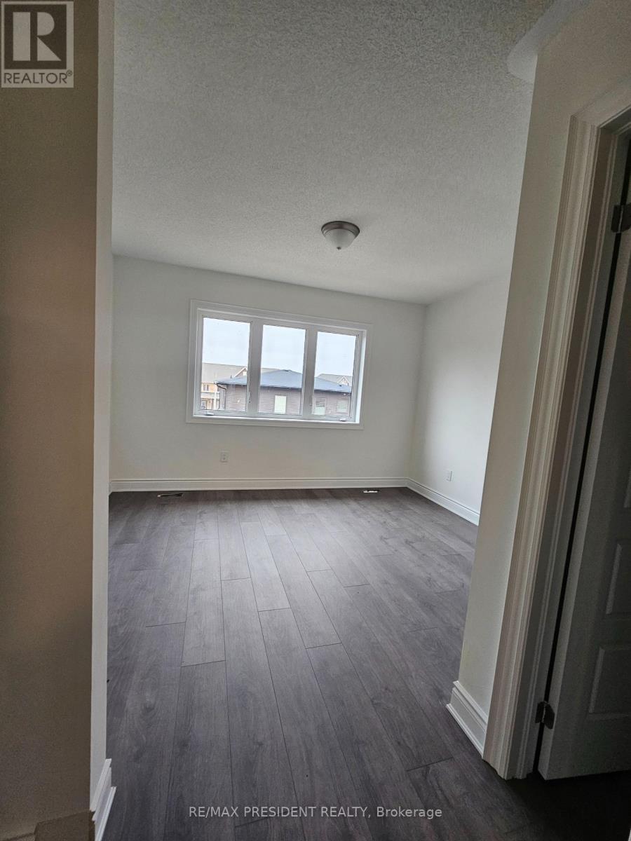 25 Sapphire Way, Thorold, Ontario  L2V 0L4 - Photo 4 - X12198287