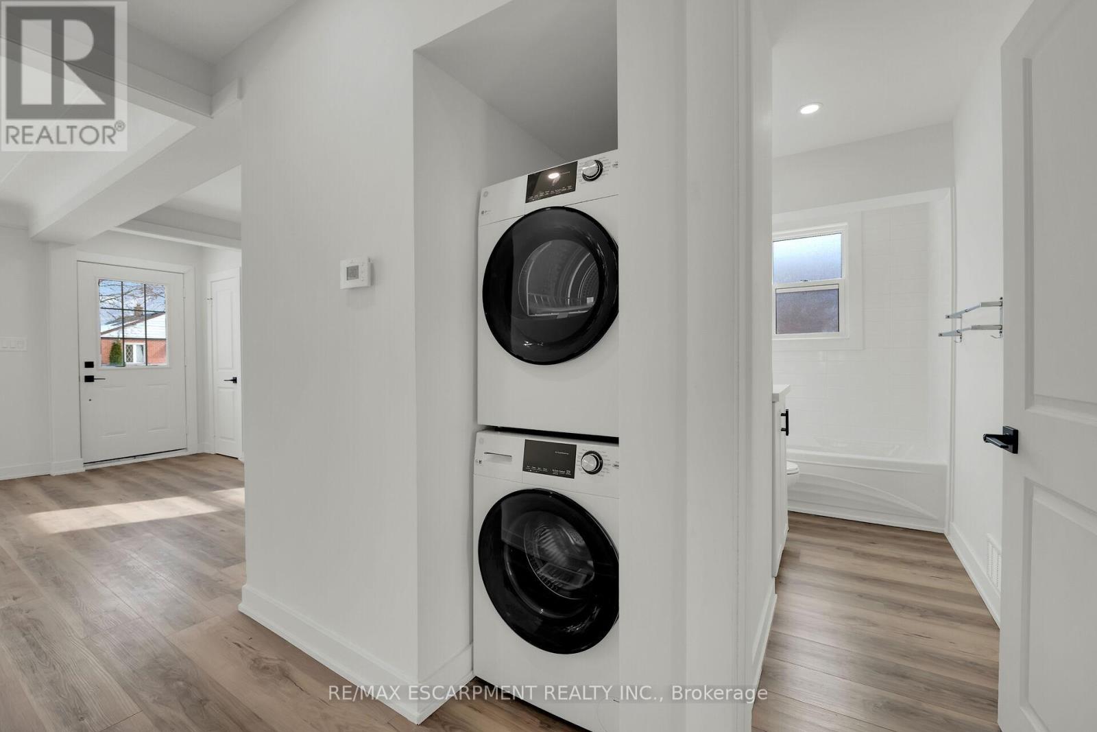 178 East 34th Street, Hamilton (Raleigh), Ontario  L8V 3W6 - Photo 20 - X12198410
