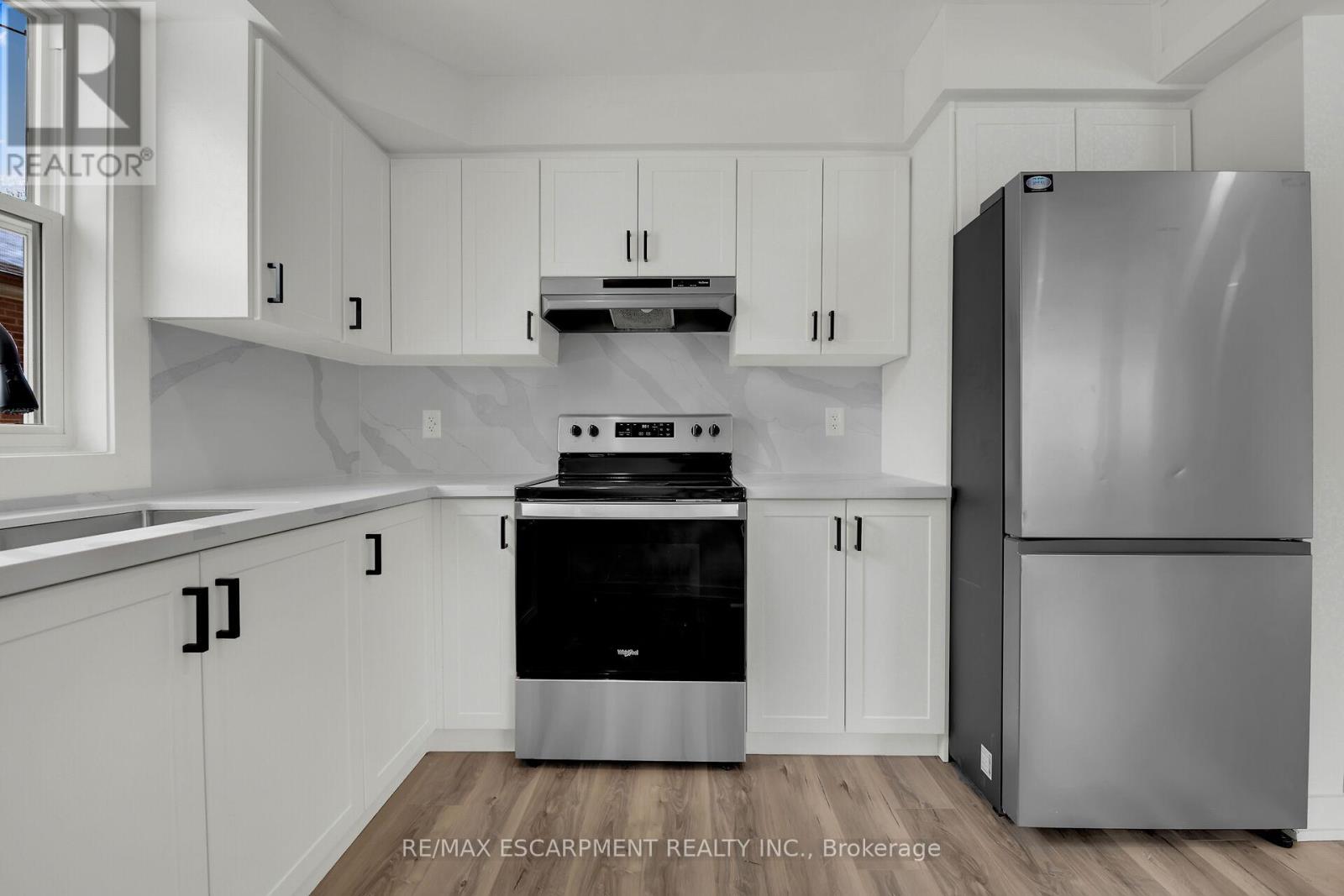 178 East 34th Street, Hamilton, Ontario  L8V 3W6 - Photo 13 - X12198429