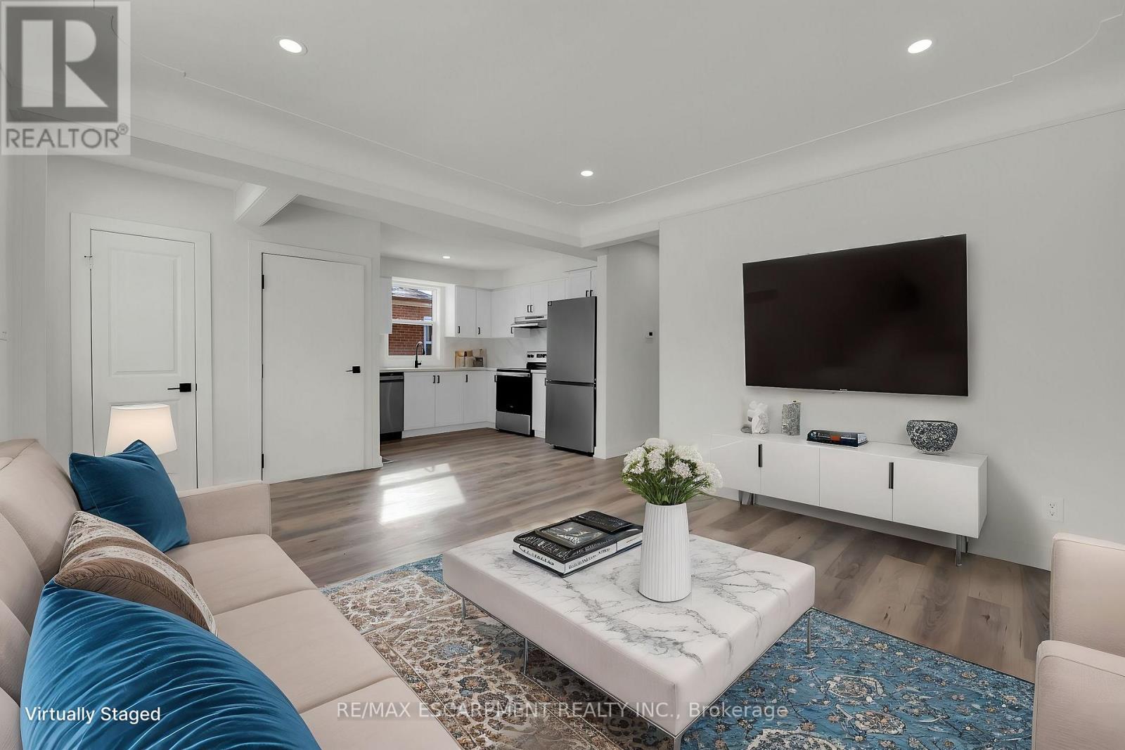 178 East 34th Street, Hamilton (Raleigh), Ontario  L8V 3W6 - Photo 2 - X12198429