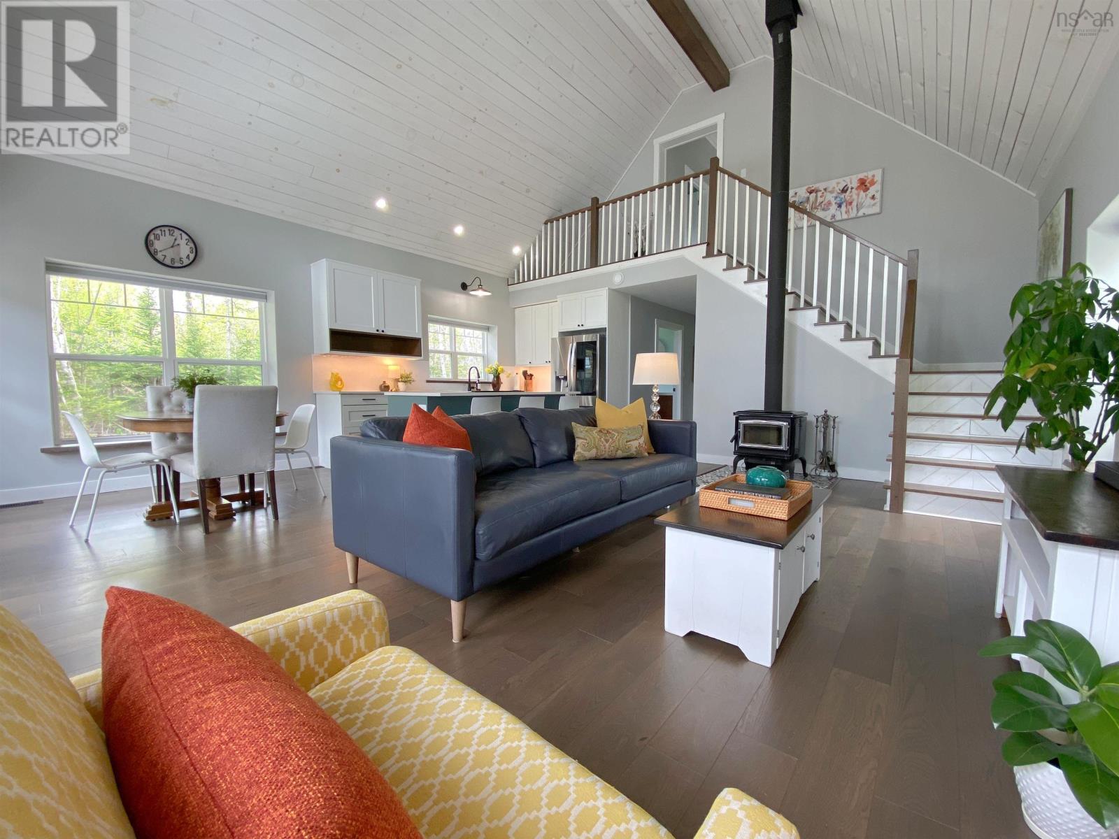 Property at 1707 Brow of Mountain Road image 4