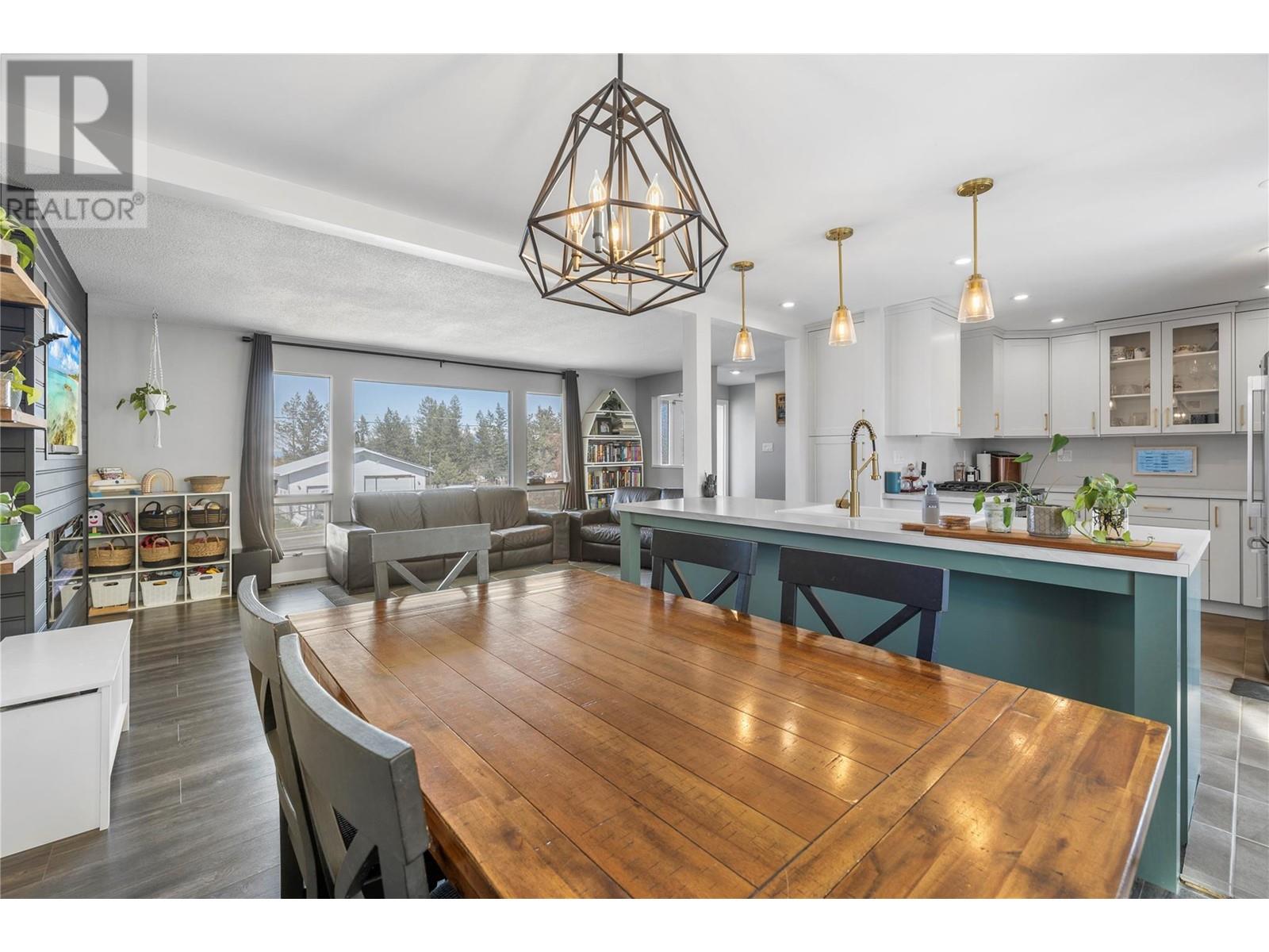 Property at 1119 18TH S Street image 3