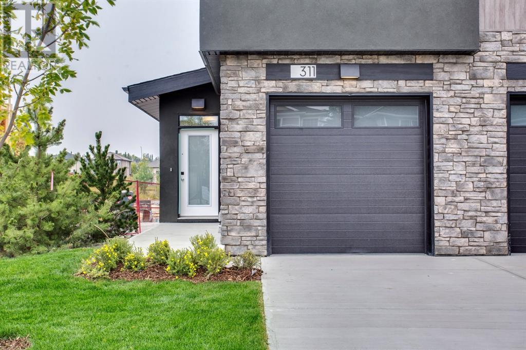 Property at 259 Royal Elm Road NW image 4
