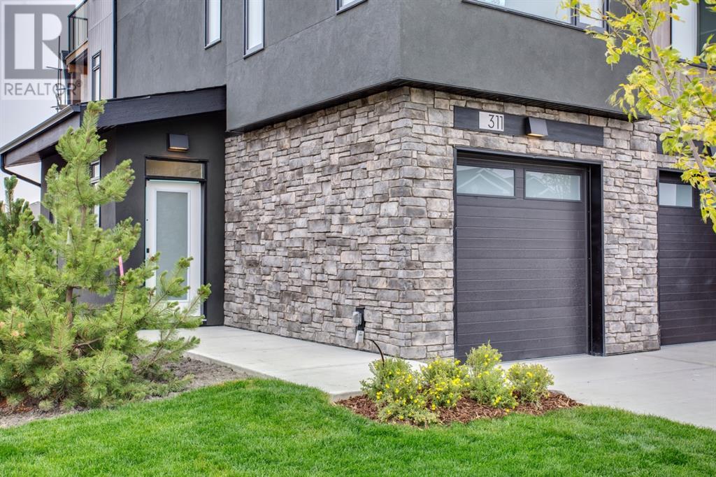 Property at 259 Royal Elm Road NW image 3