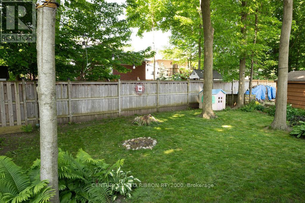 92 Ridge Street, Strathroy-Caradoc, Ontario N7G 4K1 - Photo 37 - X12198650