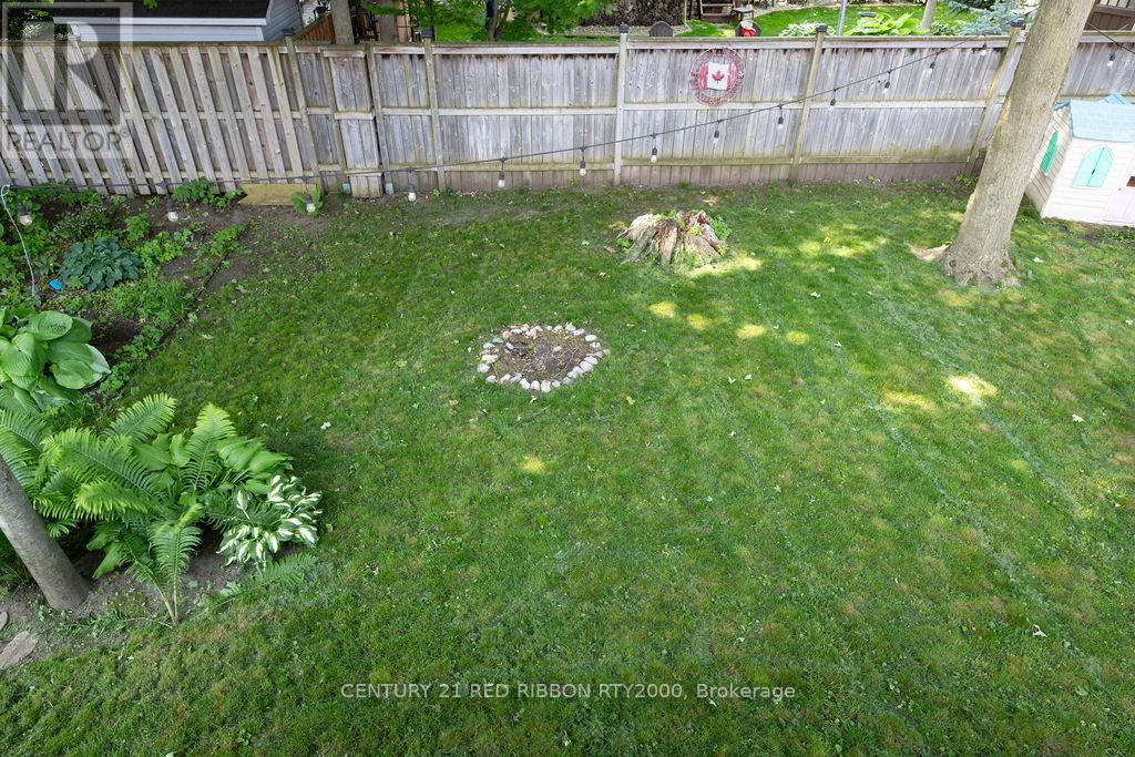 92 Ridge Street, Strathroy-Caradoc, Ontario N7G 4K1 - Photo 38 - X12198650
