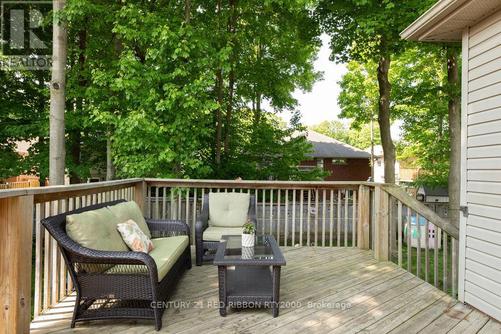 92 Ridge Street, Strathroy-Caradoc, Ontario N7G 4K1 - Photo 39 - X12198650