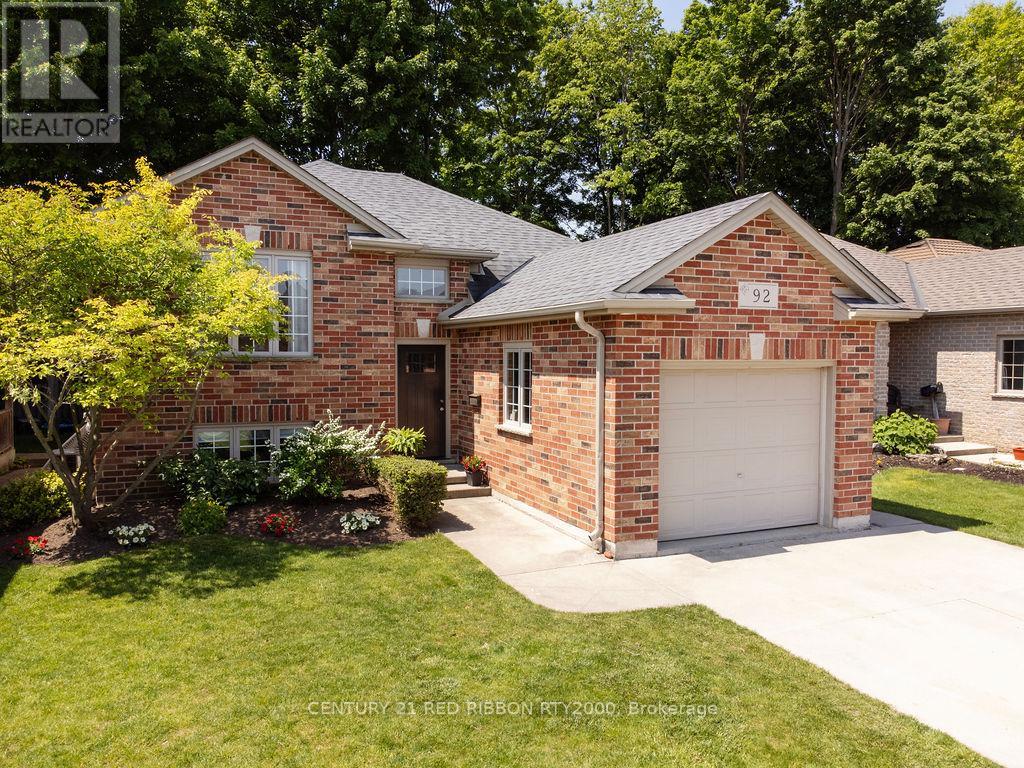 92 Ridge Street, Strathroy-Caradoc (Sw), Ontario  N7G 4K1 - Photo 41 - X12198650