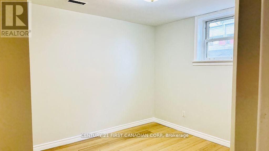 454 Salisbury Street, London East, Ontario  N5Y 3B2 - Photo 34 - X12198653