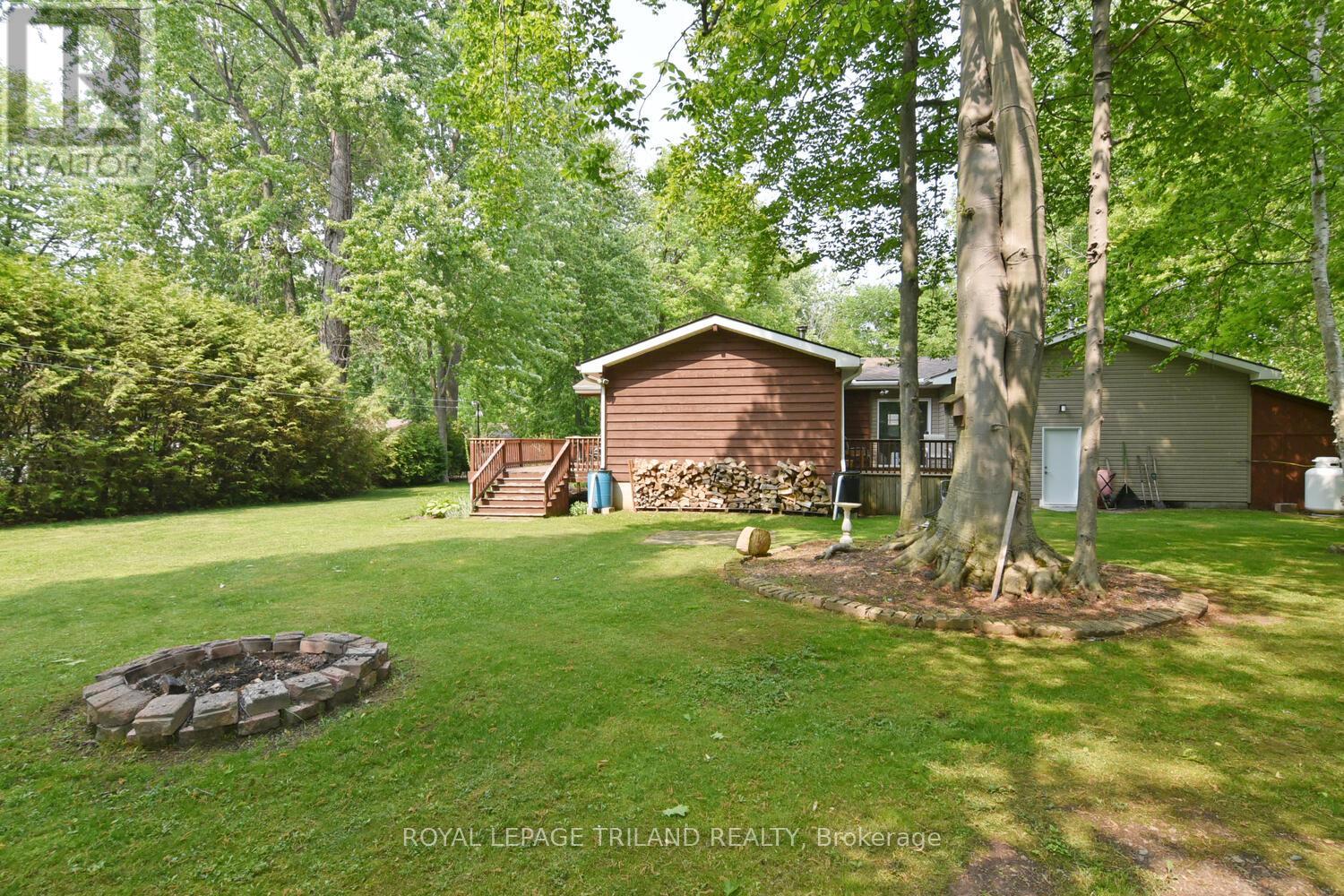 9898 Phoebe Lane, Lambton Shores (Kettle Point), Ontario  N0N 1J1 - Photo 26 - X12198686
