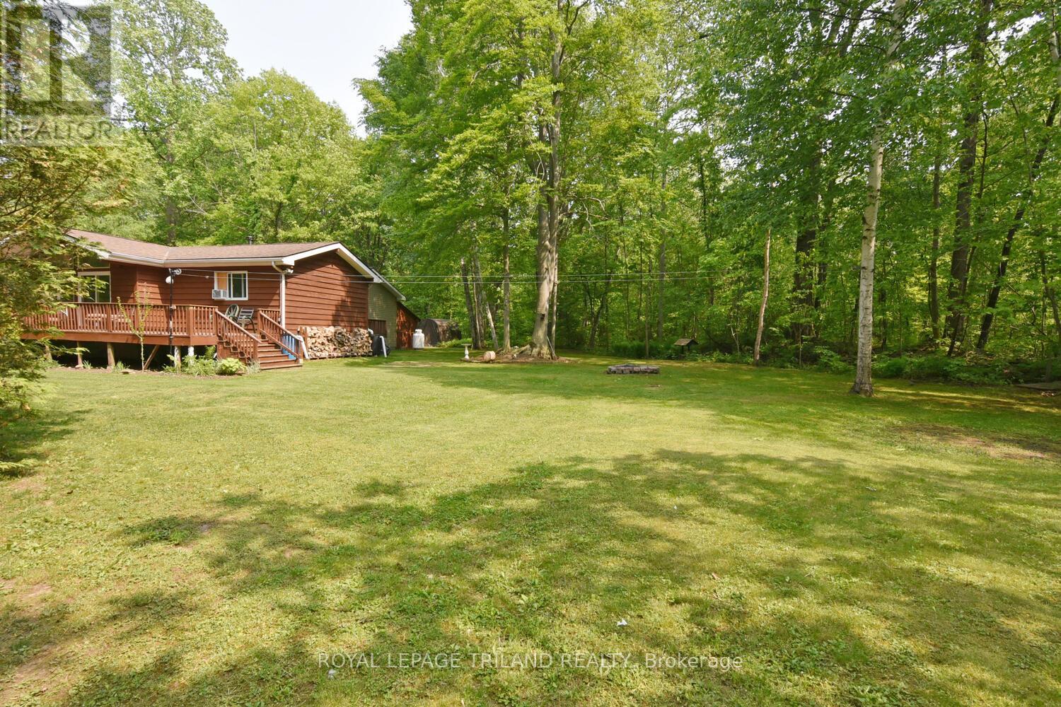9898 Phoebe Lane, Lambton Shores (Kettle Point), Ontario  N0N 1J1 - Photo 27 - X12198686