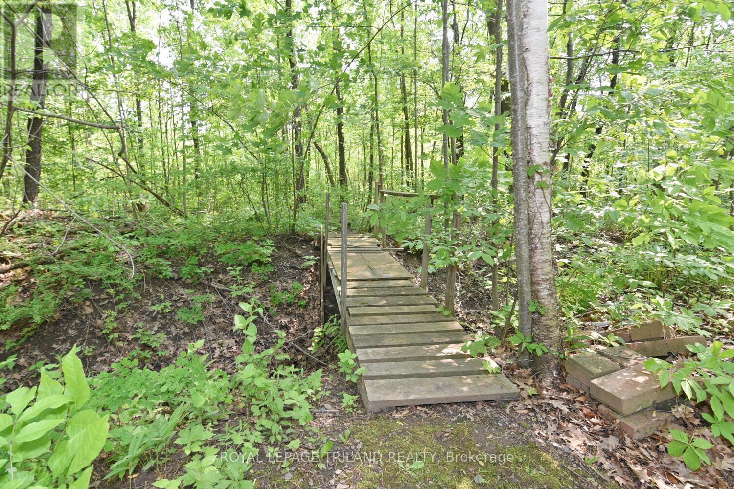 9898 Phoebe Lane, Lambton Shores (Kettle Point), Ontario  N0N 1J1 - Photo 29 - X12198686