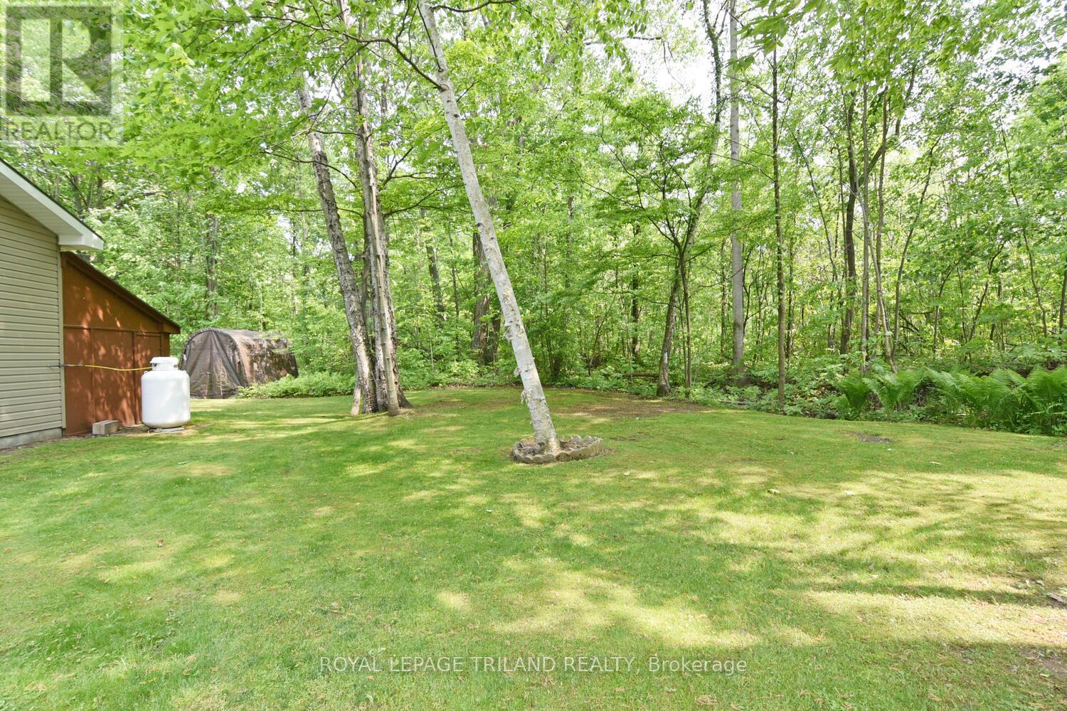 9898 Phoebe Lane, Lambton Shores (Kettle Point), Ontario  N0N 1J1 - Photo 30 - X12198686