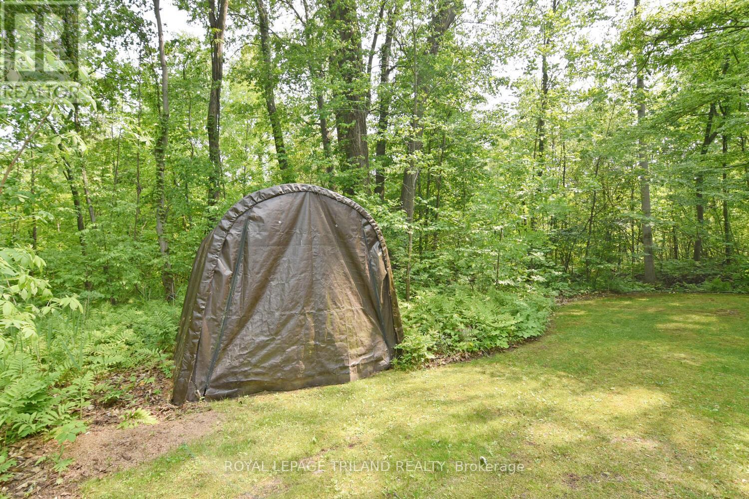 9898 Phoebe Lane, Lambton Shores (Kettle Point), Ontario  N0N 1J1 - Photo 31 - X12198686