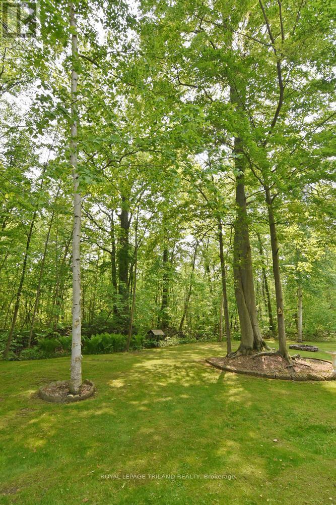 9898 Phoebe Lane, Lambton Shores (Kettle Point), Ontario  N0N 1J1 - Photo 32 - X12198686