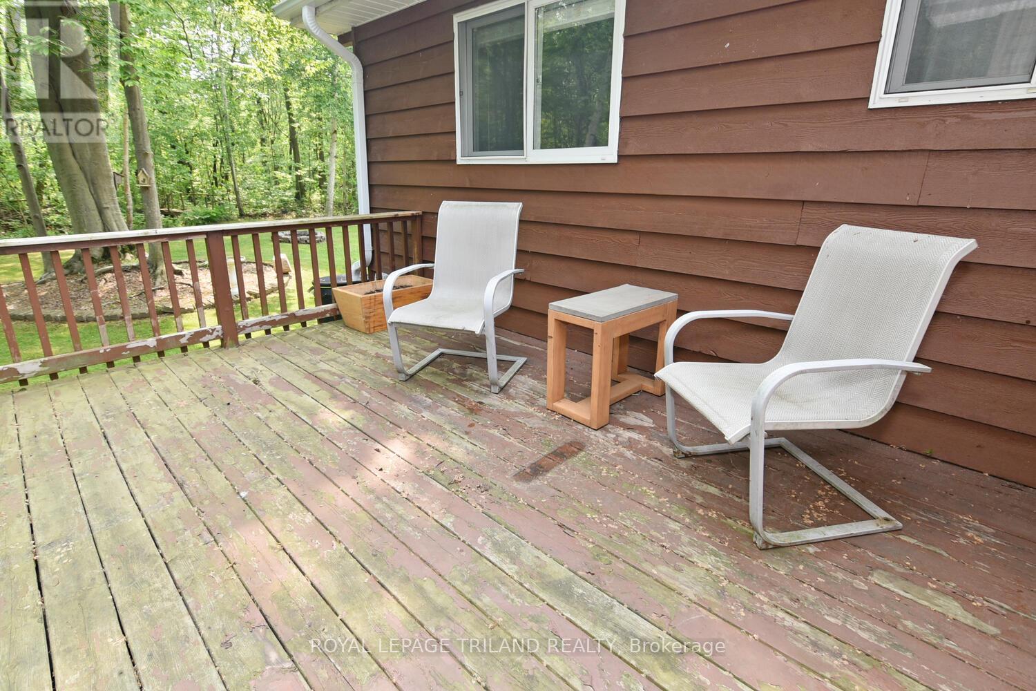 9898 Phoebe Lane, Lambton Shores (Kettle Point), Ontario  N0N 1J1 - Photo 34 - X12198686