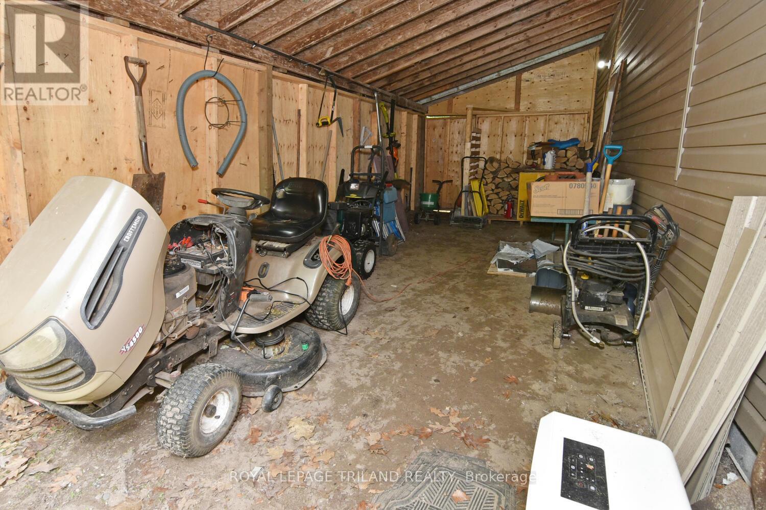 9898 Phoebe Lane, Lambton Shores (Kettle Point), Ontario  N0N 1J1 - Photo 40 - X12198686