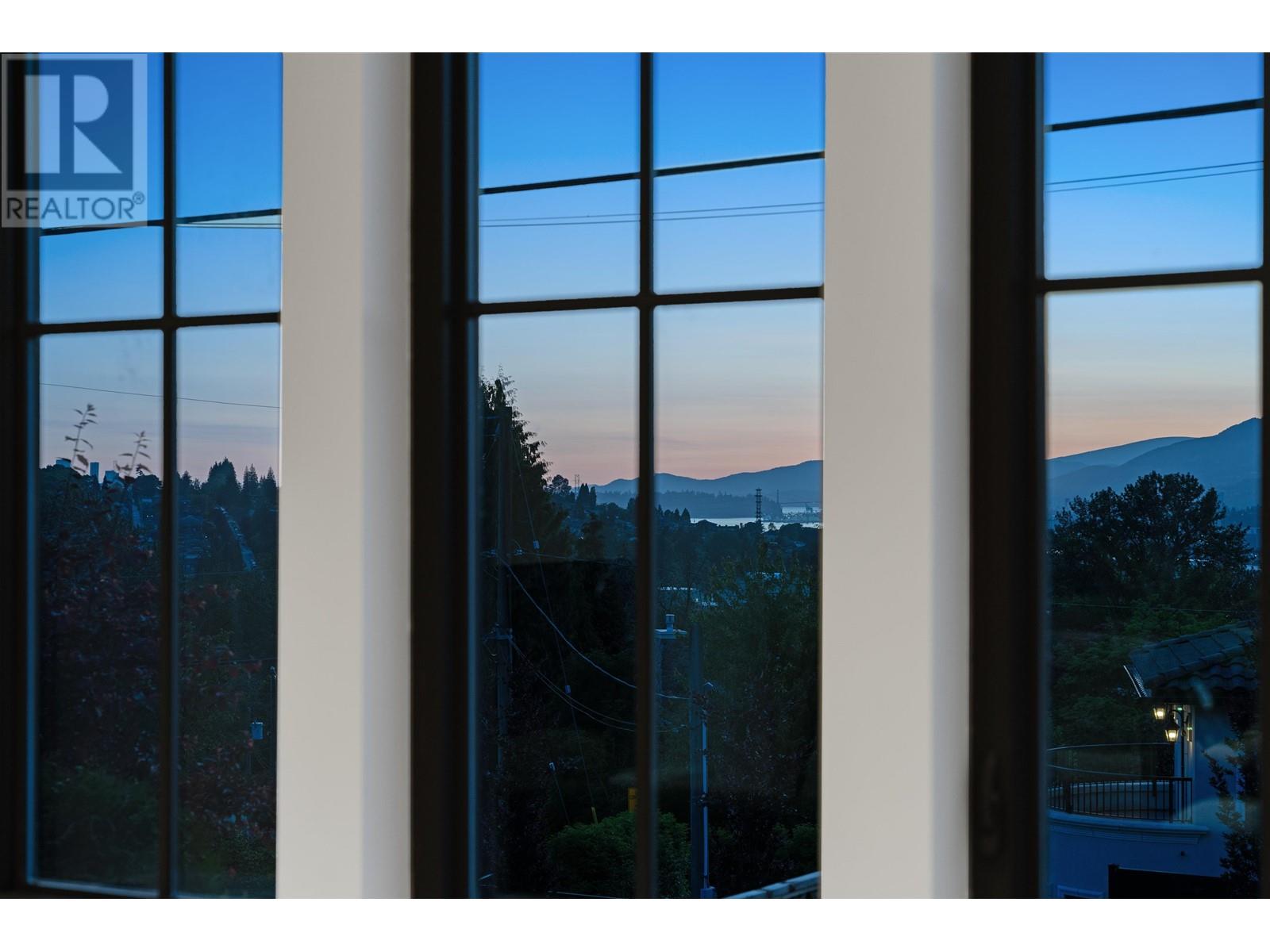 4830 Bessborough Drive, Burnaby, British Columbia  V5C 1L1 - Photo 14 - R3010723