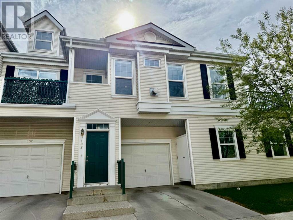 Property at 102 Prestwick Gardens SE image 1