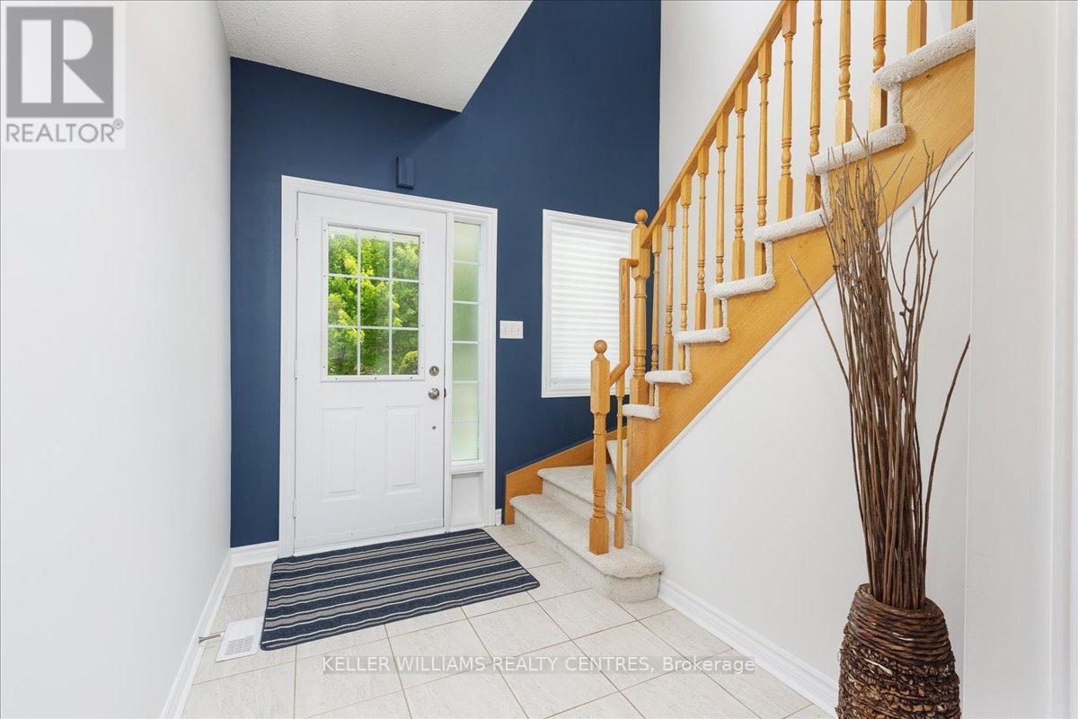 3 Laurelbank Crescent, Georgina, Ontario  L4P 4H6 - Photo 8 - N12198532