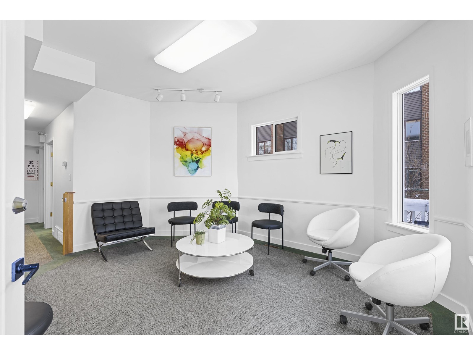 Property at 9937 113 ST NW image 4