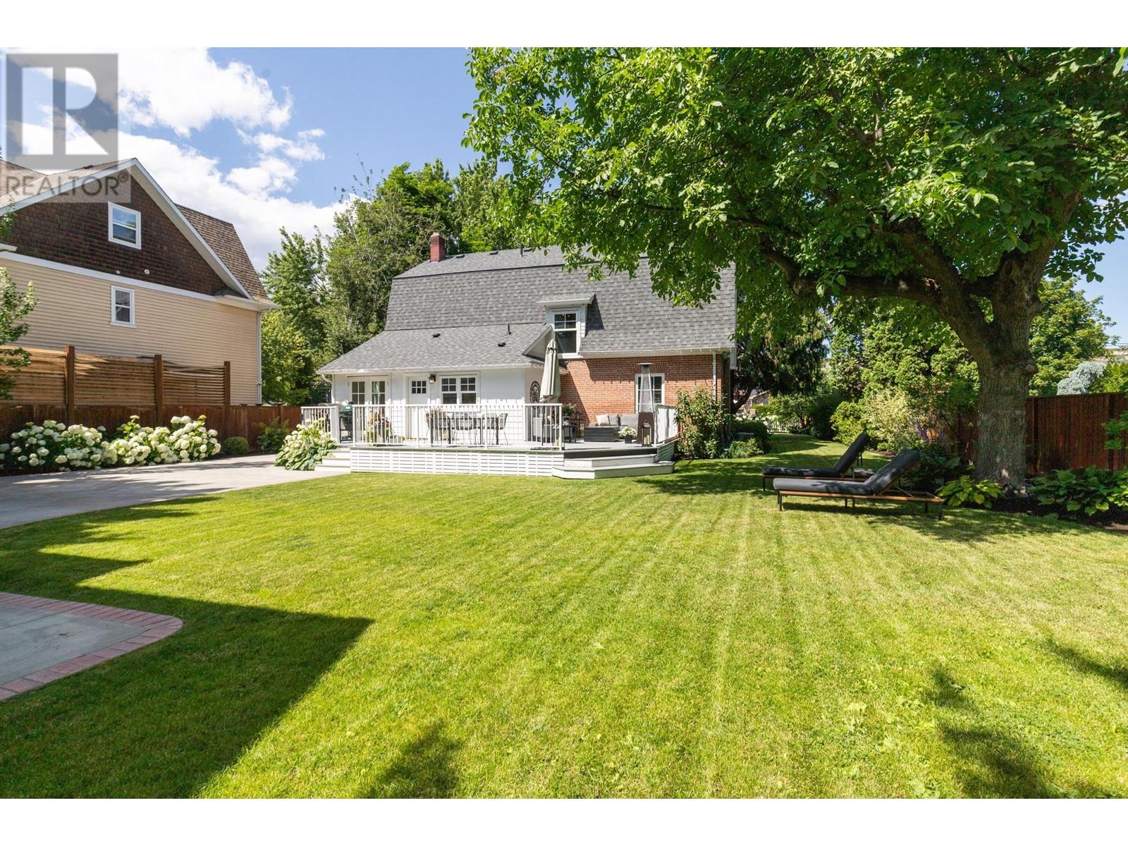 1001 Lawrence Avenue, Kelowna, British Columbia  V1Y 6M3 - Photo 3 - 10350944