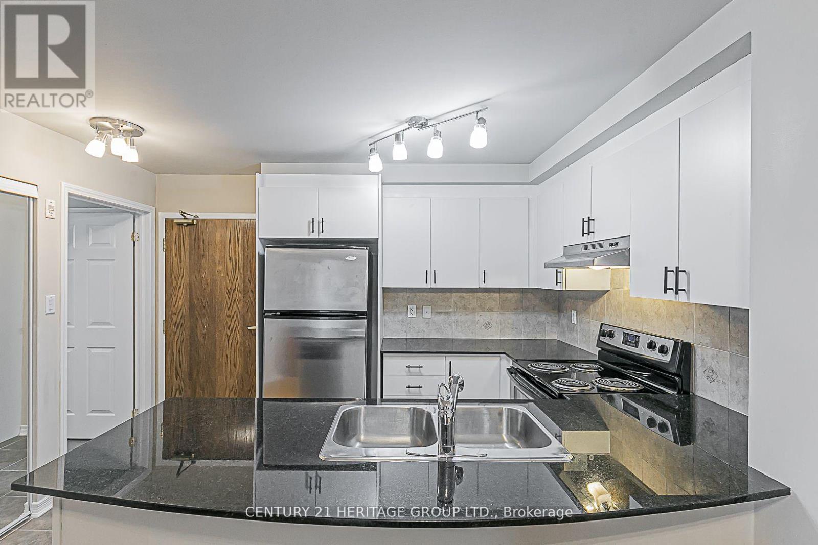 305 - 8 Maison Parc Court, Vaughan, Ontario  L4J 9K5 - Photo 13 - N12196667