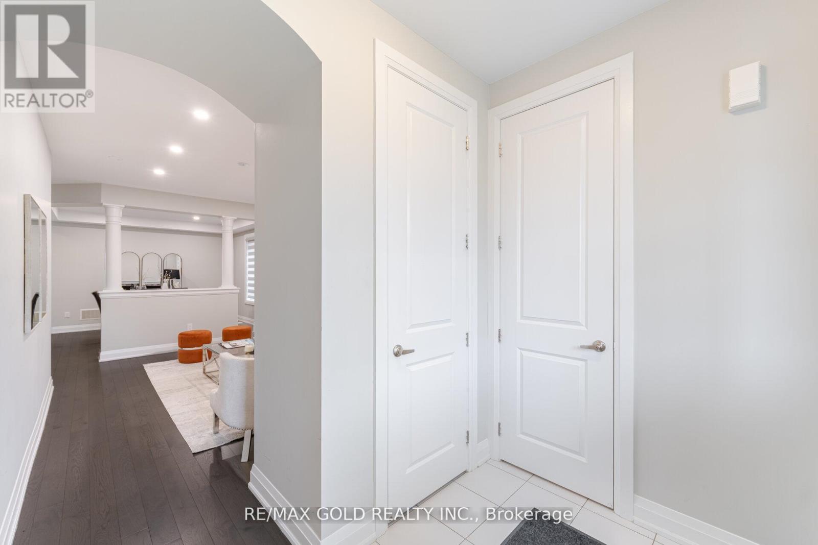 50 Donald Stewart Road, Brampton (Northwest Brampton), Ontario  L7A 5J1 - Photo 6 - W12198451