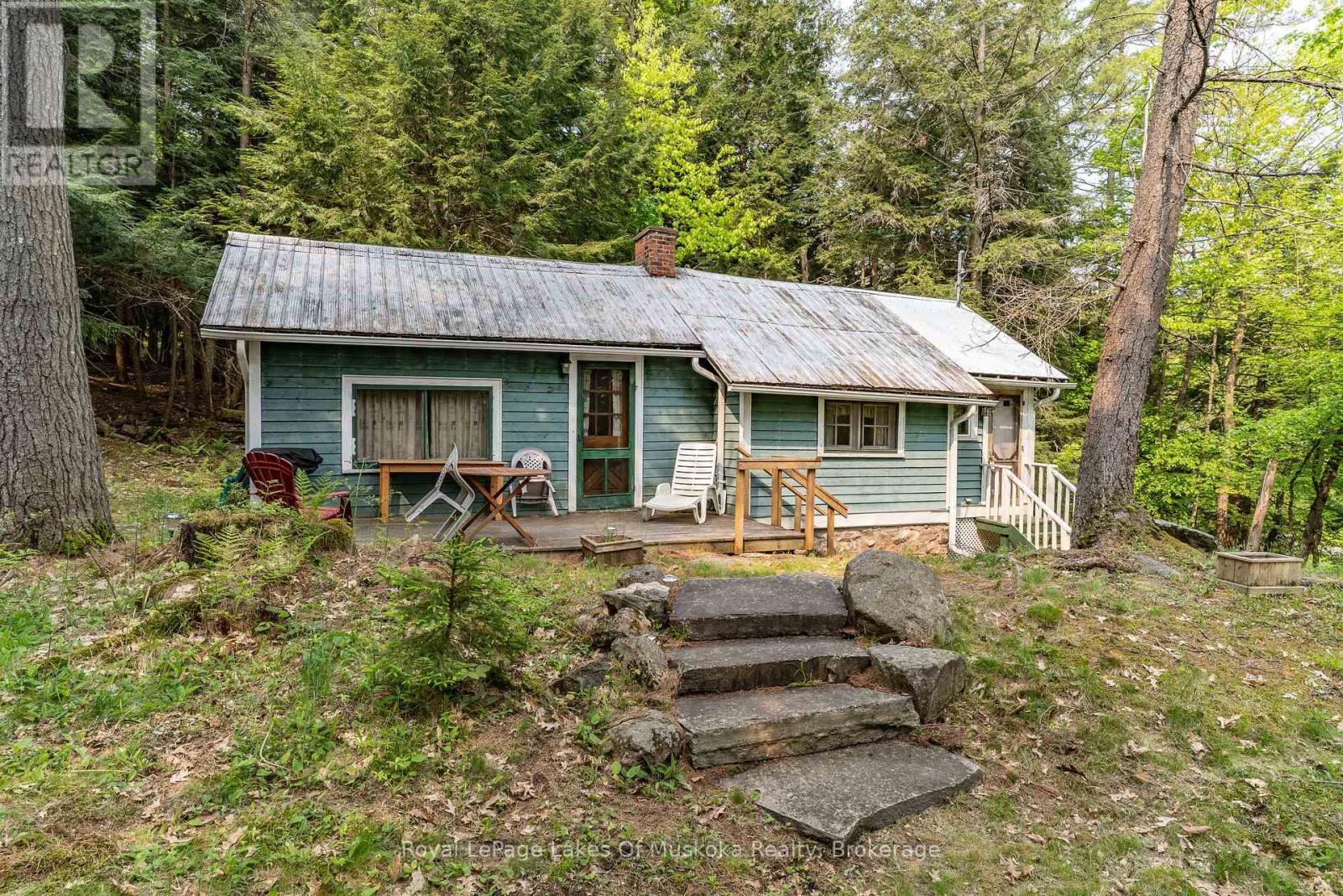 675 Muskoka 10 Road, Huntsville (Stephenson), Ontario  P0B 1L0 - Photo 4 - X12198605