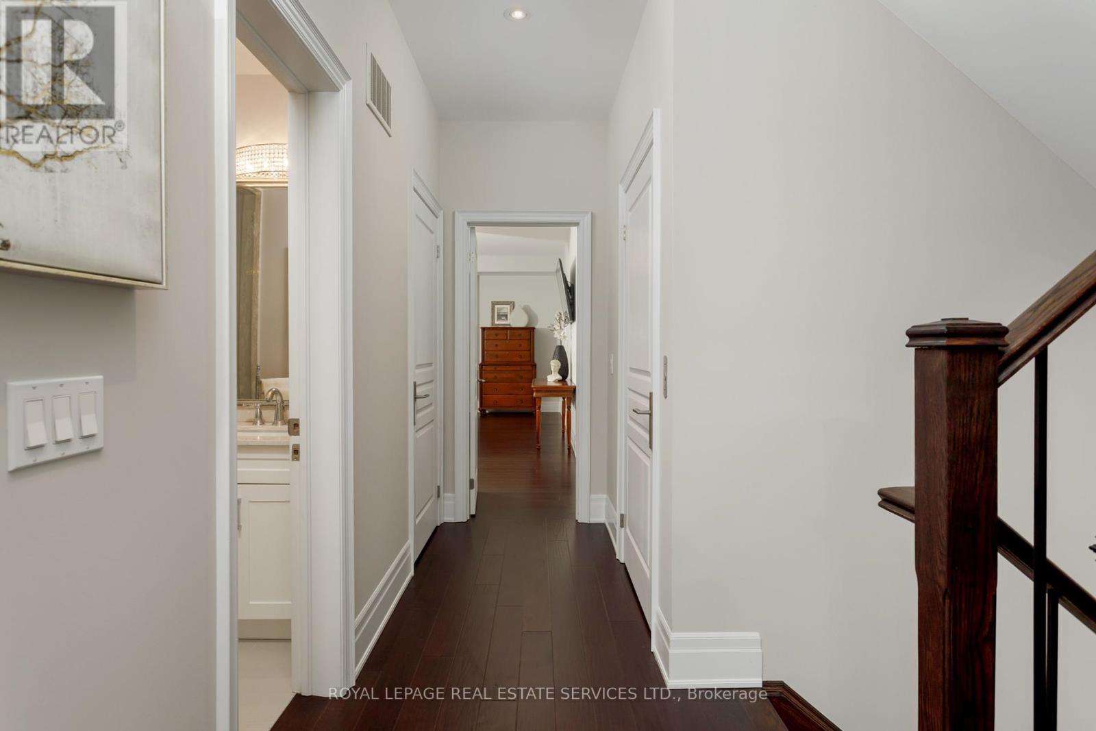 251 Hanover Street, Oakville (Wo West), Ontario  L6K 0H3 - Photo 18 - W12198466