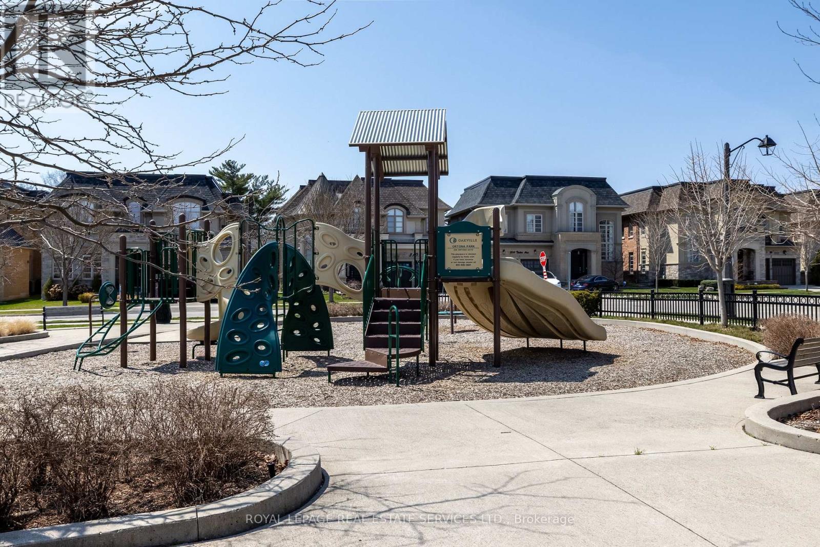 251 Hanover Street, Oakville (Wo West), Ontario  L6K 0H3 - Photo 46 - W12198466