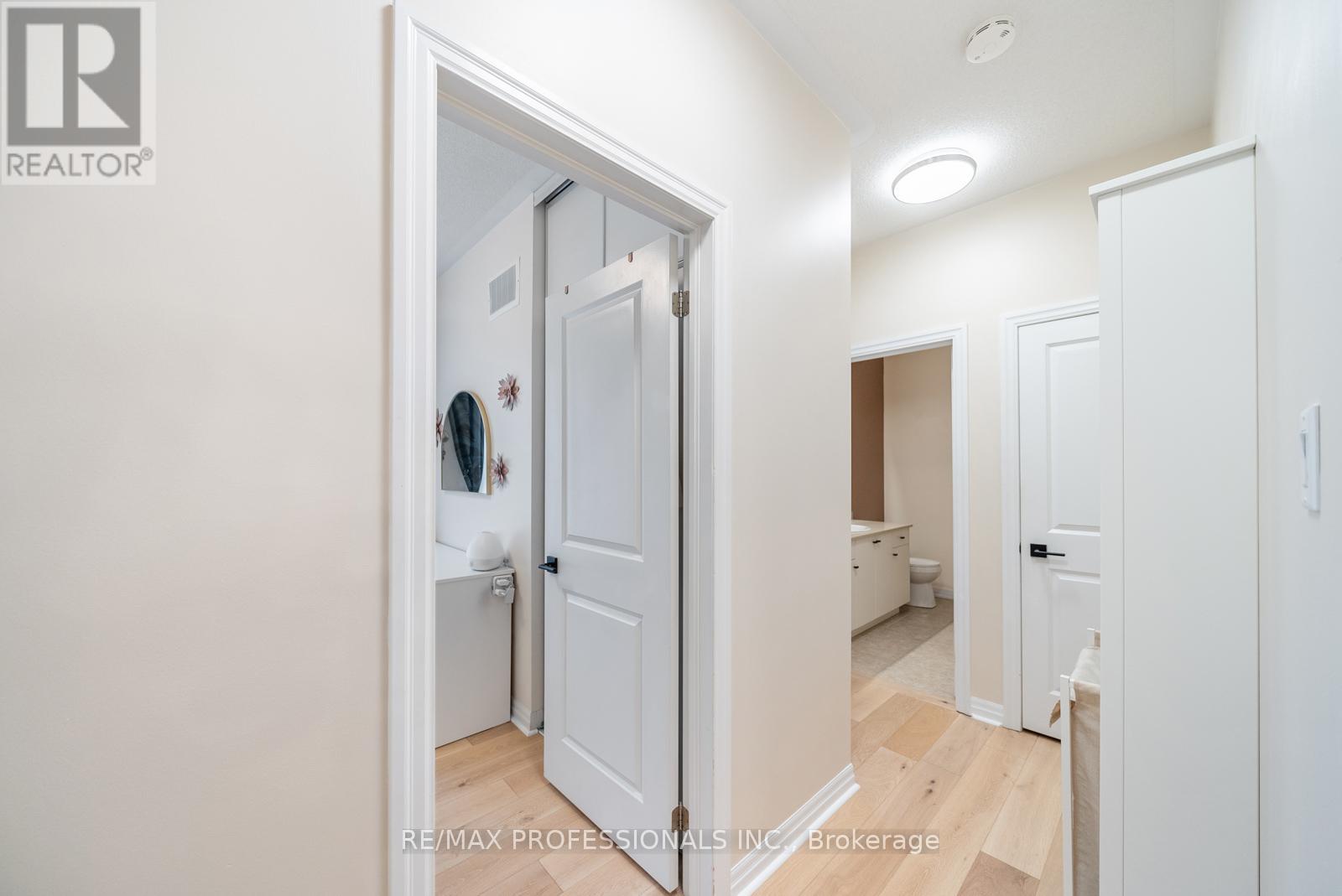 302 - 1437 Lakeshore Road E, Mississauga, Ontario  L5E 0A2 - Photo 17 - W12198504