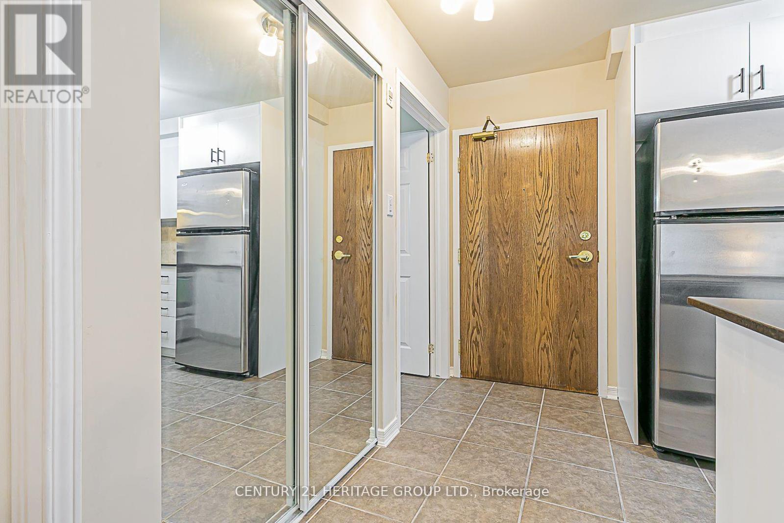 305 - 8 Maison Parc Court, Vaughan, Ontario  L4J 9K5 - Photo 10 - N12196667