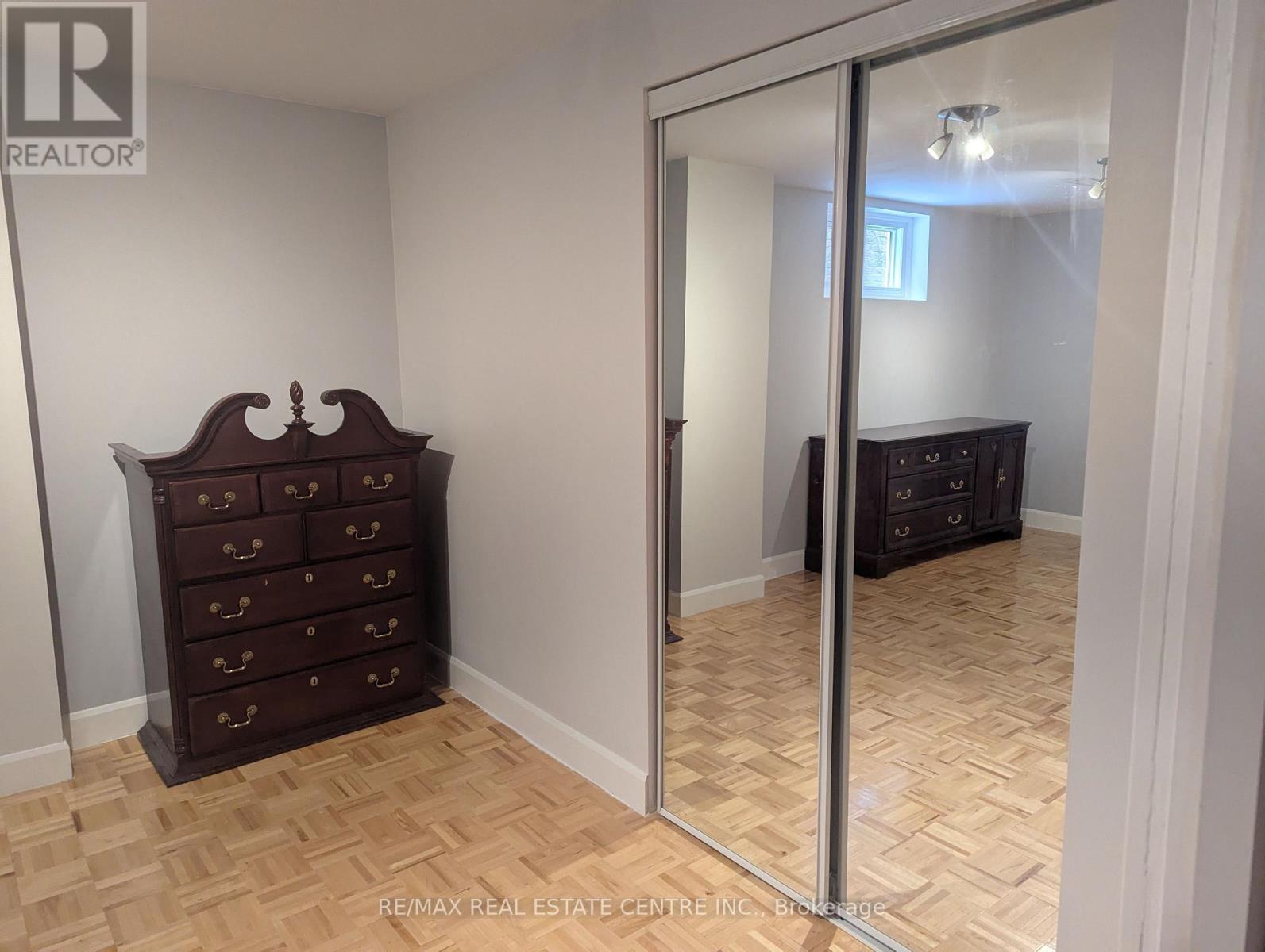 4322 Waterford Crescent, Mississauga, Ontario  L5R 2B3 - Photo 7 - W12082830